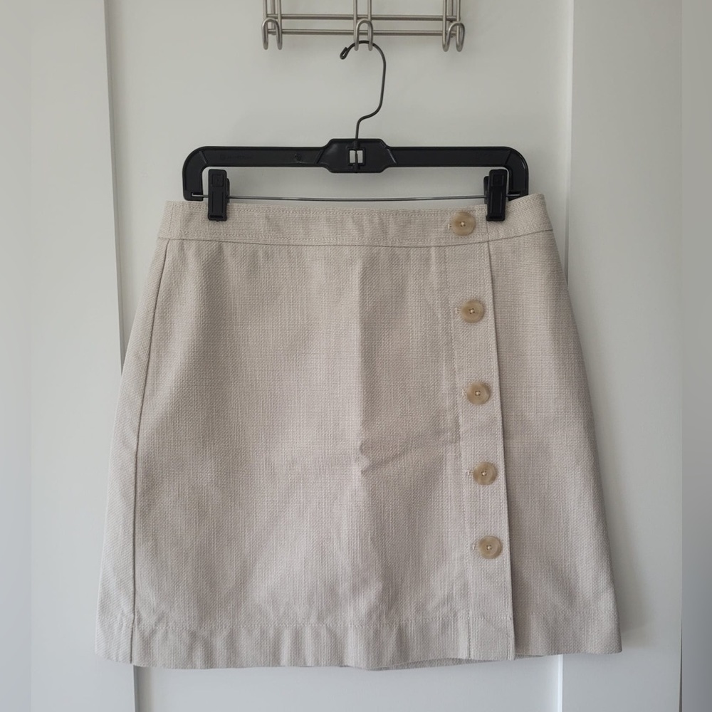NWOT Ann Taylor Ecru/Natural Mini Cotton Blend Skirt with Button Detail & Lining